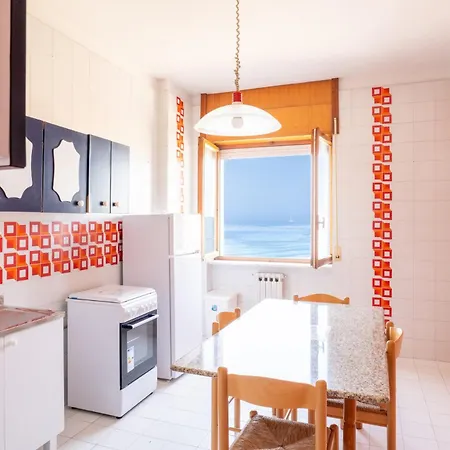 Stunning Sea View بيت للعطل *