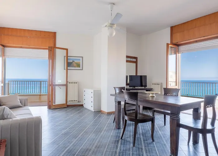 Stunning Sea View Ferienhaus