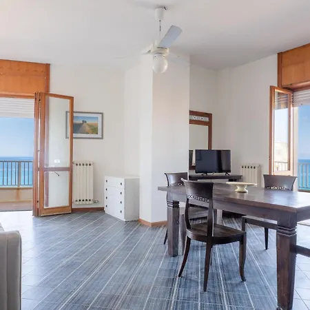 Stunning Sea View Vakantiehuis